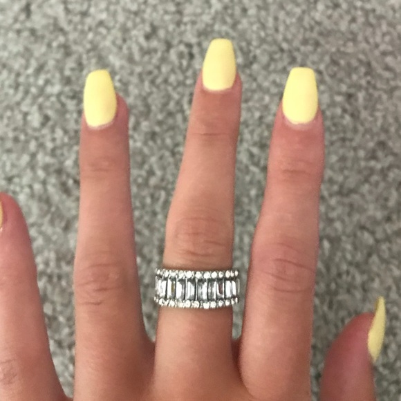 Beautiful ring - Picture 2 of 2